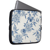 Classic Blue Floral Toile Watercolor Pattern White Laptopschutzhülle (Vorne Rechts)