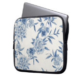 Classic Blue Floral Toile Watercolor Pattern White Laptopschutzhülle (Vorderseite Links)
