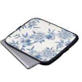 Classic Blue Floral Toile Watercolor Pattern White Laptopschutzhülle (Vorne Knopf)