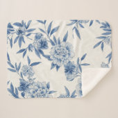Classic Blue Floral Toile Watercolor Pattern White Sherpadecke (Vorderseite (Horizontal))