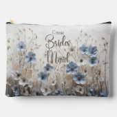 Classic Blue Ivory Romantische Blume Bridesmaid Zubehörtasche (Vorderseite)