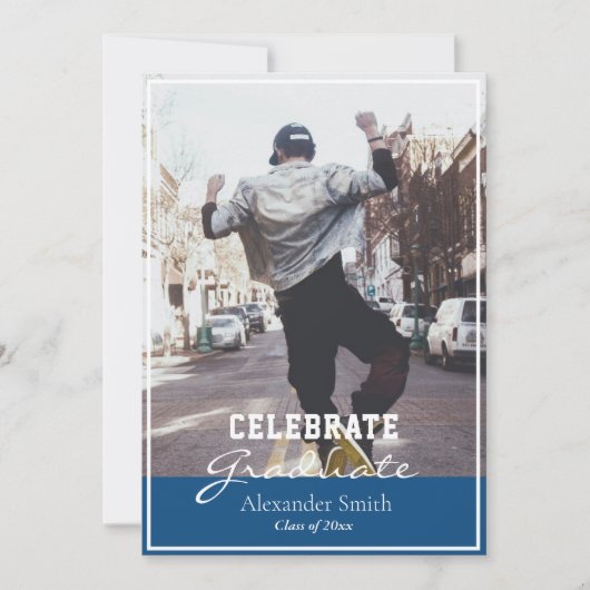 Classic Blue Modern Trendy Abschluss Einladung (Vorderseite)