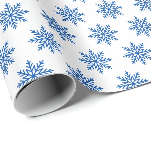 Classic Blue Snowflake Pattern on White Geschenkpapier (Rolleneckpunkt)