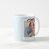Classic Blue Stripes Red Bow Christmas Kaffeetasse (VorderseiteRechts)