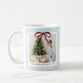 Classic Blue Stripes Red Bow Christmas Kaffeetasse (Links)
