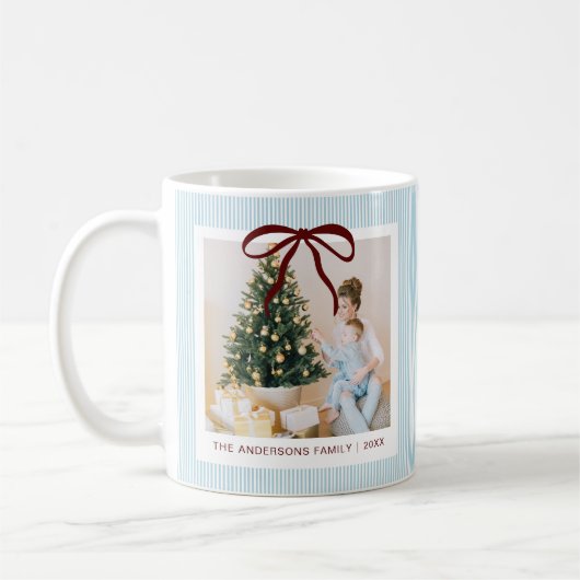 Classic Blue Stripes Red Bow Christmas Kaffeetasse (Links)