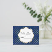 Classic Blue und Gold Wedding Platzkarte (Stehend Vorderseite)