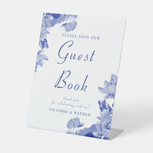 Classic Blue White Floral Wedding Gästebuchschilde Sockelschild (Vorderseite)