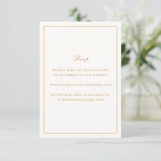 Classic Border Ivory and Gold Timeless Wedding RSVP Karte (Stehend Vorderseite)
