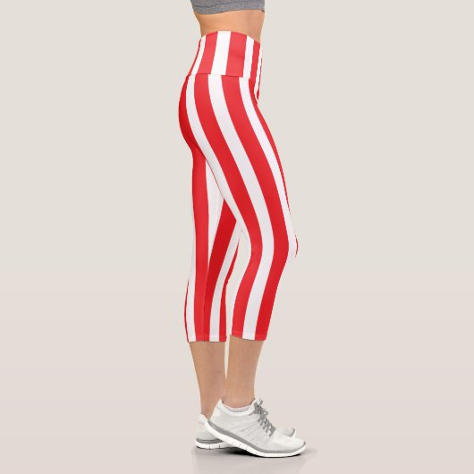 Classic Bright Red and White Striped Capri Leggings (Rechts)
