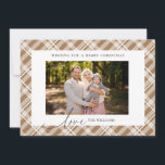 Classic Brown Tartan Kariert Zwei Fotos Weihnachte Feiertagskarte<br><div class="desc">Freuen Sie sich in dieser Saison auf einen angenehmen Urlaub mit der Classic Adorable Brown Tartan Kariert Custom Fotos Weihnachtskarte. Mit einem zeitlosen, hellbraunen Gingham-karierten Design ist diese Karte ideal, um Ihr LieblingsFoto zu präsentieren und eine wirklich persönliche Touch zu schaffen. Die Word Liebe ist in Kalligraphie Schriftart für einen...</div>