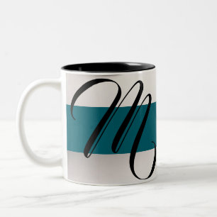 Classic Charm: M Letter Design Keramik Tasse