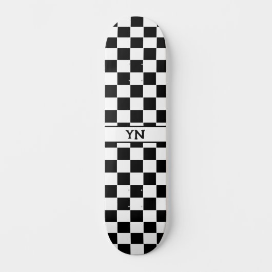 Classic Checkered Black and White Custom Initials Skateboard (Vorderseite)