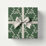 Classic Christmas Green | Moderne Holiday Bows Geschenkpapier Set<br><div class="desc">***Dieses Design ist Teil einer Zusammenstellung*** _______________________ Diese Designvorlage ist vollständig editierbar / vom Kunden anpassbar - klicken Sie auf die weitere Schaltfläche, wenn Sie das Design verschieben, hinzufügen, löschen oder erheblich ändern möchten __________________________ Haben Sie Fragen zum Design oder benötigen Sie weitere Designs oder Optionen, kontaktieren Sie mich bitte...</div>