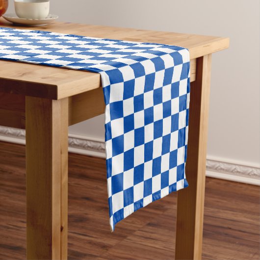 Classic cobalt blue checkerboard kurzer tischläufer (Beispiel)