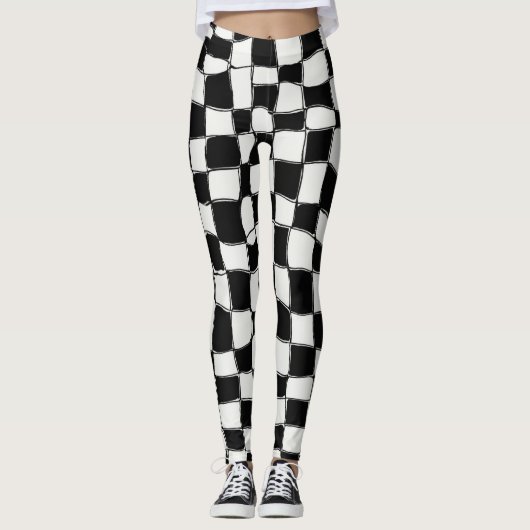 "Classic Contrast: Black & White Square Design" Leggings (Vorderseite)