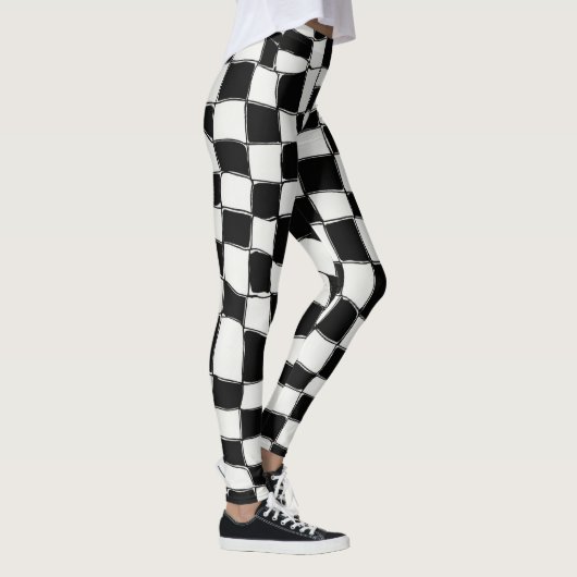 "Classic Contrast: Black & White Square Design" Leggings (Rechts)