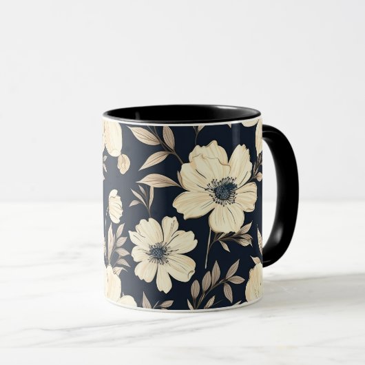 Classic Cream Flowers On Dark Navy Blue Background Tasse (VorderseiteRechts)
