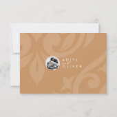 Classic Damask Ochre Foto Wedding RSVP (Rückseite)