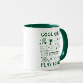 Classic Dark Green Cool Girls Play Tennis Retro Tasse (VorderseiteRechts)