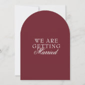 Classic Deep Burgundy Old Money Arched Wedding Einladung (Rückseite)