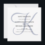 Classic Dusty Blue Monogram Save The Date<br><div class="desc">Diese eleganten Hochzeitseinladungen Save the Date zeigen Ihr Monogramm in einem großen,  stylischen Text in staubblau auf weißem Hintergrund. Eine einfache,  elegante Suche nach Ihrer modernen Hochzeit.</div>