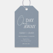 Classic Dusty Blue One Day Away Probe Dinner Geschenkanhänger (Vorderseite)