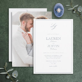 Classic Dusty Blue Script Monogram Foto Wedding Einladung