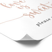 Classic Dusty Pink Rose Liebe ist ein süßes Zeiche Poster (Ecke)