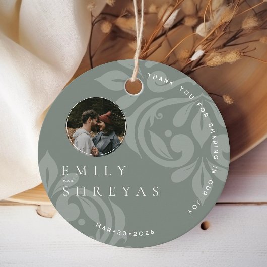 Classic Earthy Olive Damask Foto Hochzeit Geschenkanhänger