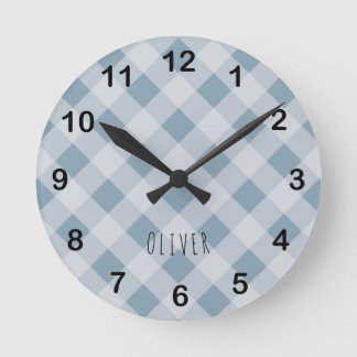 Classic Elegant Blue Gingham Plaid & Custom Name  Runde Wanduhr