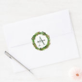 Classic Elegant Christmas Wreath Monogram Initial Runder Aufkleber (Umschlag)