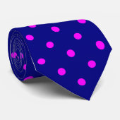 Classic Fuchsia Polka Dots on Navy Krawatte (Gerollt)