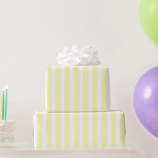 Classic Girly Pastel Yellow Stripe Pattern Spring  Geschenkpapier (Partygeschenke)