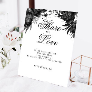 Classic Gothic White Wedding Hashtag Sockelschild