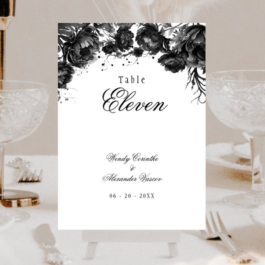 Classic Gothic White Wedding Tischnummer Card