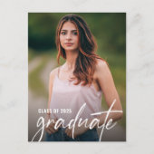 Classic Graduate Foto Class of 2025 Custom Einladungspostkarte (Vorderseite)