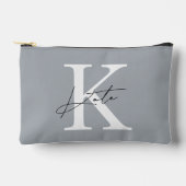 Classic Gray Monogram Bridesmaid-Geschenk Zubehörtasche (Vorderseite)