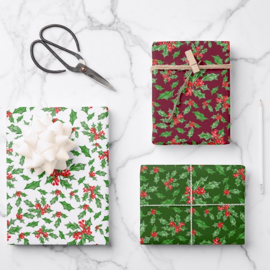 Classic Green and Red Christmas Holly Pattern Geschenkpapier Set (Vorderseite)