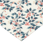 Classic Green and Red Holly and Berries Weihnachte Tischdecke (Schrägansicht)