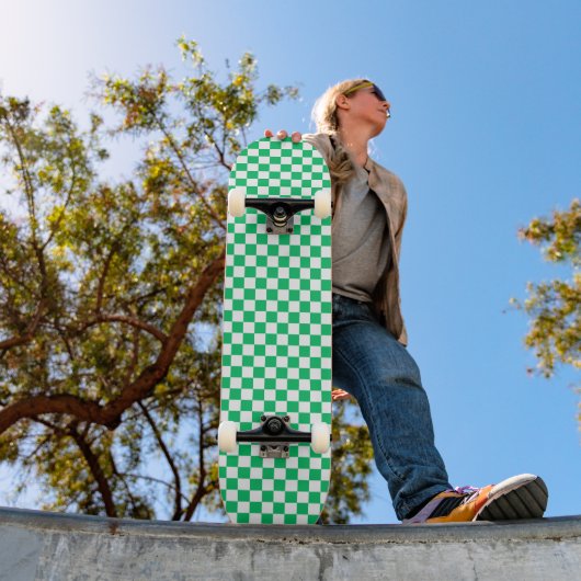 Classic green checkered  skateboard (Außenbereich 1)
