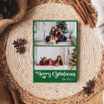 Classic Green Merry Christmas Vertical 2 Foto Feiertagskarte<br><div class="desc">Feiern Sie die Saison mit dieser einzigartigen, klassisch grünen Merry Christmas Vertikal 2-Foto-Urlaubskarte mit einer Touch Vintagen Charmes. Das minimalistische Design zeigt eine elegante grün-weiße Farbpalette, die den gemütlichen Geist des Winters widerspiegelt. Seine moderne und lustige Anziehungskraft, gepaart mit der traditionellen Formulierung, schafft ein perfektes Gleichgewicht zwischen Kühnheit und Klasse....</div>