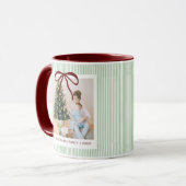 Classic Green Stripes Red Bow Christmas Tasse (Vorderseite Links)