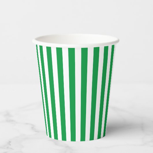 Classic Green und White Vertikal Striping Pappbecher (Vorderseite)