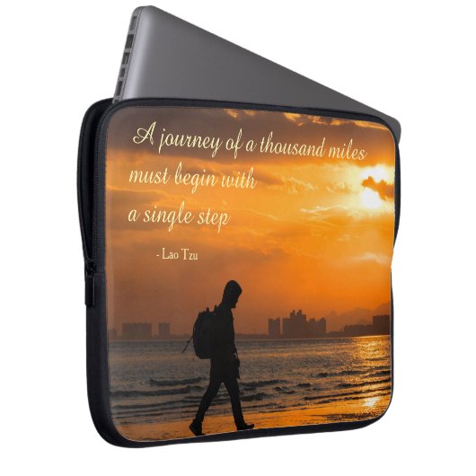 Classic Lao Tzu Journey Quote Laptopschutzhülle (Vorne Rechts)