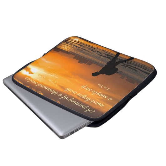 Classic Lao Tzu Journey Quote Laptopschutzhülle (Vorne Knopf)