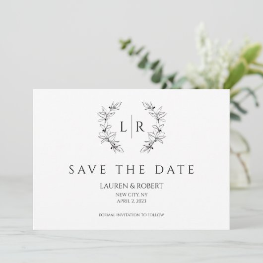 Classic Laurel Wreath Monogram Save the Date Einladung (Stehend Vorderseite)