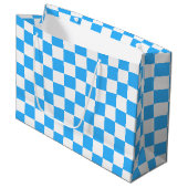 Classic light blue checkerboard große geschenktüte (Vorderseite Schrägansicht)