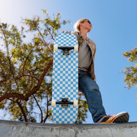 Classic light blue checkerboard  skateboard (Außenbereich 1)
