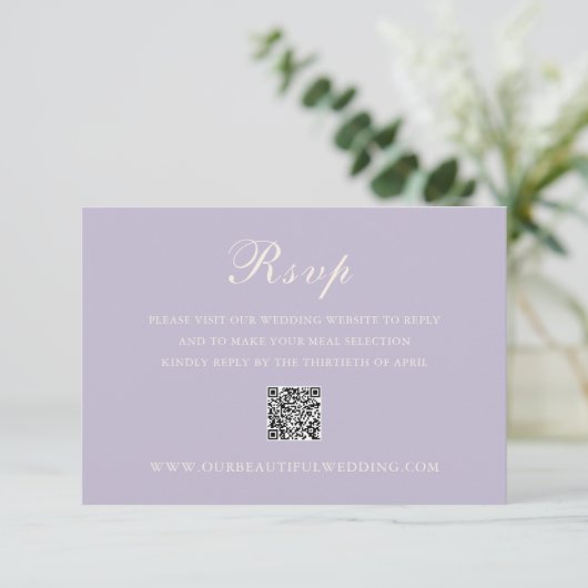 Classic Lilac QR Code Elegant Wedding RSVP Karte (Stehend Vorderseite)